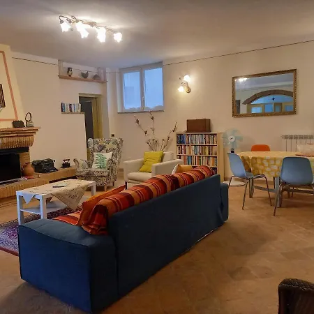 Summer Sale! Lovely 3-bed In דירה *